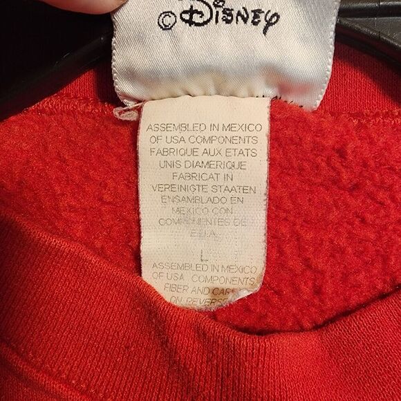 VINTAGE 90's WALT DISNEY WORLD MICKEY MOUSE EMBOSSED RED SWEATSHIRT - SIZE L - Picture 6 of 6